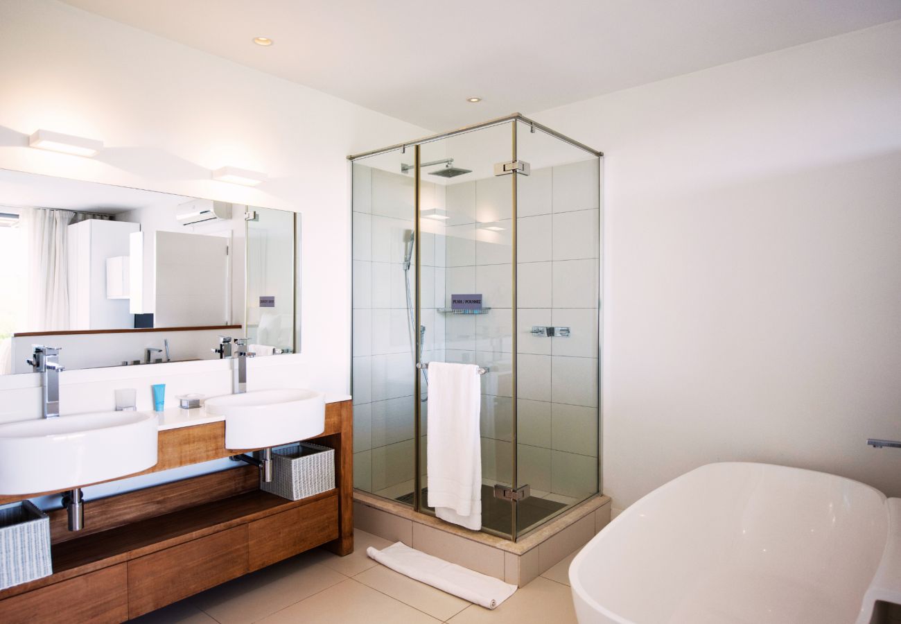 Apartment in Rivière Noire - West Island - Deluxe 3Br Apartment by Horizon Holidays