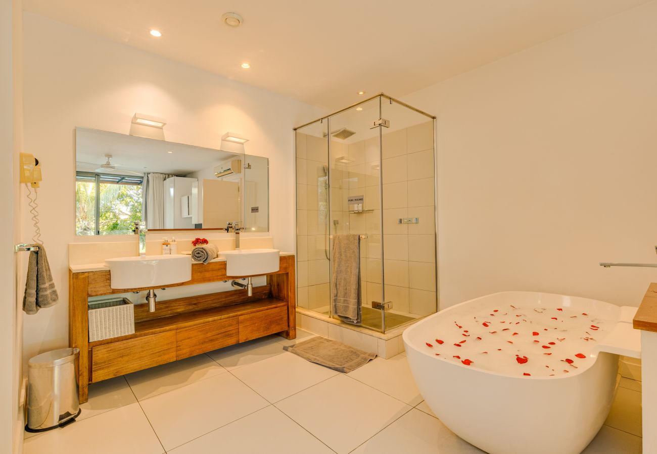 Apartment in Rivière Noire - West Island - Deluxe 3Br Apartment by Horizon Holidays