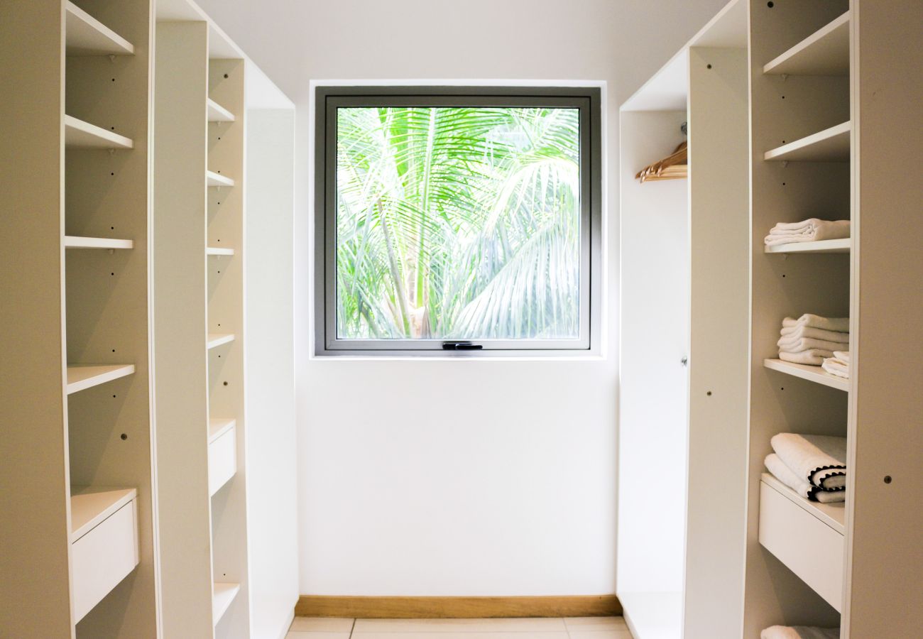 Apartment in Black River - Manta Cove - Suite by Horizon Holidays